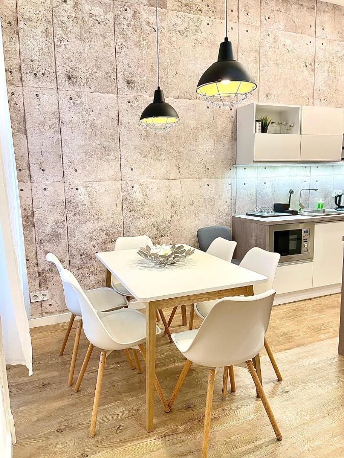 Dream Design Apartment - 3 Bedrooms & Finn Sauna Budapeste Exterior foto