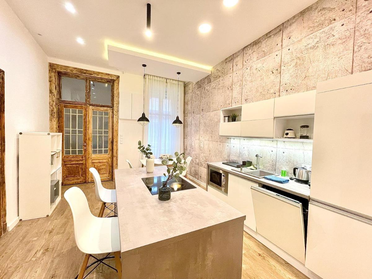 Dream Design Apartment - 3 Bedrooms & Finn Sauna Budapeste Exterior foto