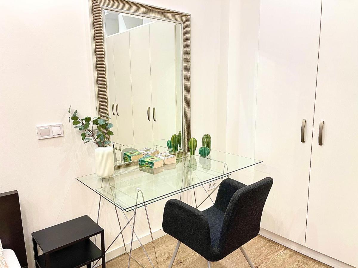 Dream Design Apartment - 3 Bedrooms & Finn Sauna Budapeste Exterior foto